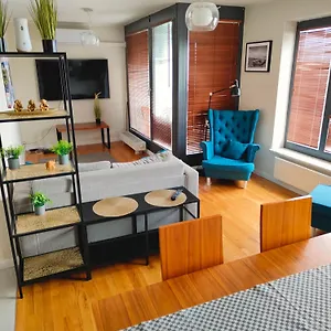 Wola Park Apartament - Klimatyzacja, Metro Ulrychow, Garaz-gratis Warszawa